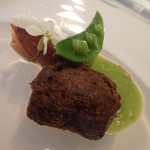 フィオッキ - ホタルイカのフリテッレと緑豆のピュレ；アップ