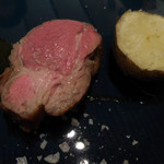 フィオッキ - 仔羊の藁包みロースト；アップ