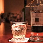 バー ル・サロン - グレンモーレンジィ・キンタルバン