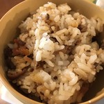 豆腐工房 ぬくもり畑 - 五目ご飯
よ〜と混ぜてるやろ〜？