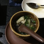 中国精進料理 凛林 - 鶏肉と干し蓮の実入り漢方壺蒸しスープ