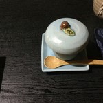 中国精進料理 凛林 - 自作の器に杏仁豆腐が