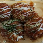 たこ焼き 4個 200円　※この日マヨネーズは無料でトッピングしてくれました(2018.05.06)