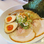 塩ラーメン　スター＆プラチナ - 料理写真: