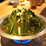 饂飩ト酒 maru-gin - 和牛の小腸のもつ鍋