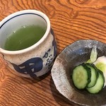 Kabutozushi - お茶とお漬物