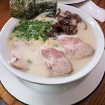 すがい - 豚骨ラーメン