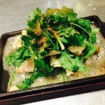 モツ・パクチー