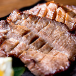 Thick-sliced salt-grilled Cow tongue