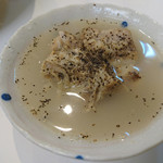 ホルモン千葉 - お通し①煮込み