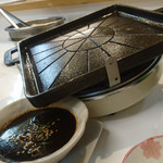 ホルモン千葉 - 内観⑥鉄板＆受け皿