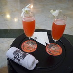 Eastern & Oriental - ウェルカムドリンクは、パイナップルやオレンジ、マンゴーなどトロピカルな味わい