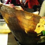 炭火焼　海輪亭 - 背もたれは、タイラギの大きな貝殻でっすw