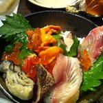 炭火焼　海輪亭 - 半分に減らしてもまだこの量、お皿にとって丼に戻しました、、ここまでの所要時間30分^^;