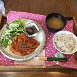 Yummy Mammy - 本日のワンコインランチ・ポークチャップ