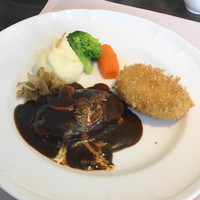 厳選洋食さくらい - ハンバーグ＆カニクリームコロッケ