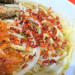 ラーメン二郎 - 粗挽き唐辛子投下～♪