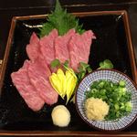 炭火焼鳥あずま - ご主人お勧めの馬刺し