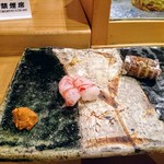 小判寿司 - ブドウ海老と海老味噌、子持ちシャコ