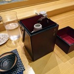 小判寿司 - 熱燗は筑波かな