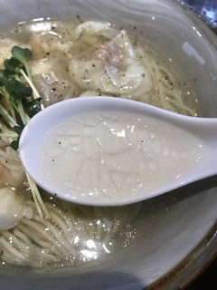 麺屋 坂本01 - 塩肉わんたん麺

スープUP  香味油わりとありーの？