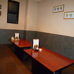 Yakiniku Koushuuen - １０名様くらいまでの掘りごたつの個室。テーブル・椅子の個室もありますよ。