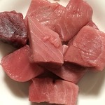 魚寅 - マグロぶつ切り量り売り