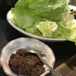ぢどり屋 - 肉みそレタス