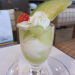 フルーツパーラーフクナガ - メロンパフェ(\950-)