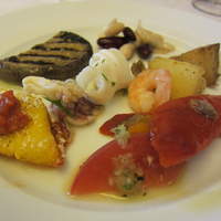 Ristorante IL FIGO INGORDO - 前菜はカウンターから好きなものを選べます。