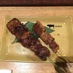 京の焼肉処 弘  - (左)ジャンボハラミ 680円 (右)華咲カルビ 380円