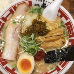 屯ちん - 辛子高菜、豆板醤、おろしニンニクを追加。