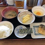 街かど屋 蟹江錦店 - 選べる定食＋鯖の塩焼き
