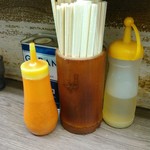 ラーメン二郎 - 卓上調味料