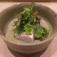 鮨　縁 - ハーブを乗っけて肉厚な太刀魚。