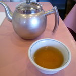 中国家庭料理 天天 - ポットで運ばれる香りのいいお茶♪