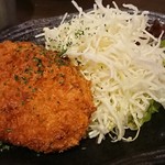 飲んべぇ食堂 らくだ屋 - メンチカツ