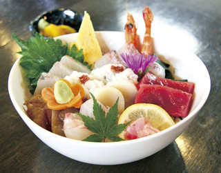 Umikoya Sanjuuhachi - お口の中で完成する海鮮丼