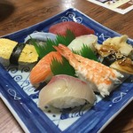 三郎寿司 - 並にぎり(1,100円)※吸い物・漬け物付き