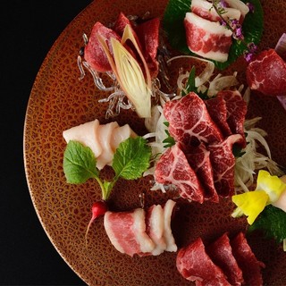 There's a reason why gourmand horse sashimi is so delicious...