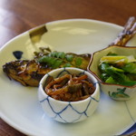うつお荘  - 鮎の山椒炊き、土筆、ノカンゾウ