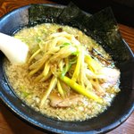 岩本屋 - ラーメン全景