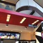 マクドナルド - 店員さん多くね？？