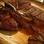 プライムステーキ2人前￥16000ミディアムレア