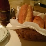 ウルフギャング・ステーキハウス - パン無限