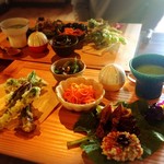 山のごはんよもぎ - 前菜の盛り合わせ