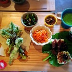 山のごはんよもぎ - 前菜の盛り合わせ