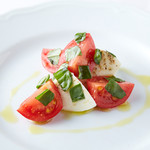 Yoshida Farm Mozzarella Cheese and Fruit Tomato Caprese