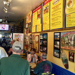 Kohala Burger & Taco - ブレてしまいましたが、エキスプレスメニューが貼られています。