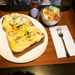 カフェ ムーン - ピザトースト